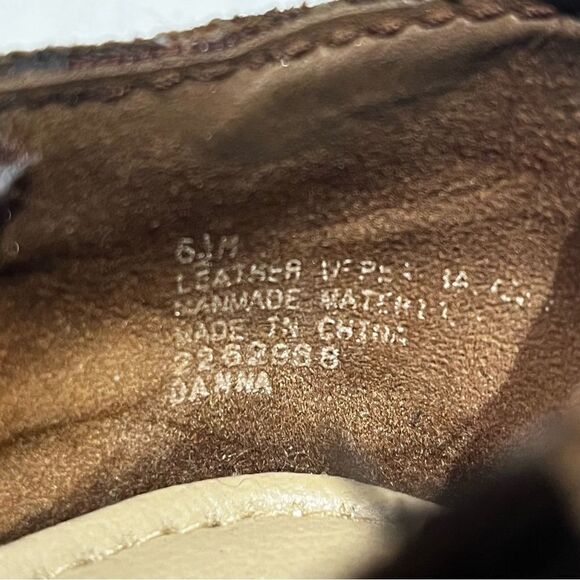 Dr. Scholl's Tan Leather Flats 6 1/2 slip on, side buckle decoration - Picture 6 of 6